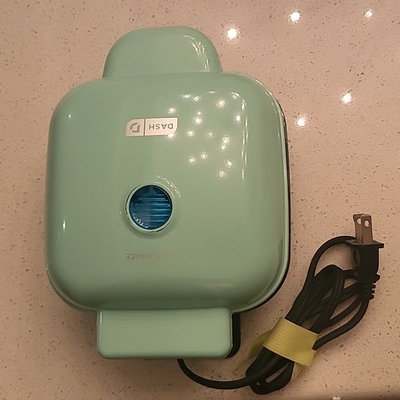 DASH Deluxe Sous Vide Style Egg Bite Maker with Silicone Molds AQUA - Picture 3 of 15